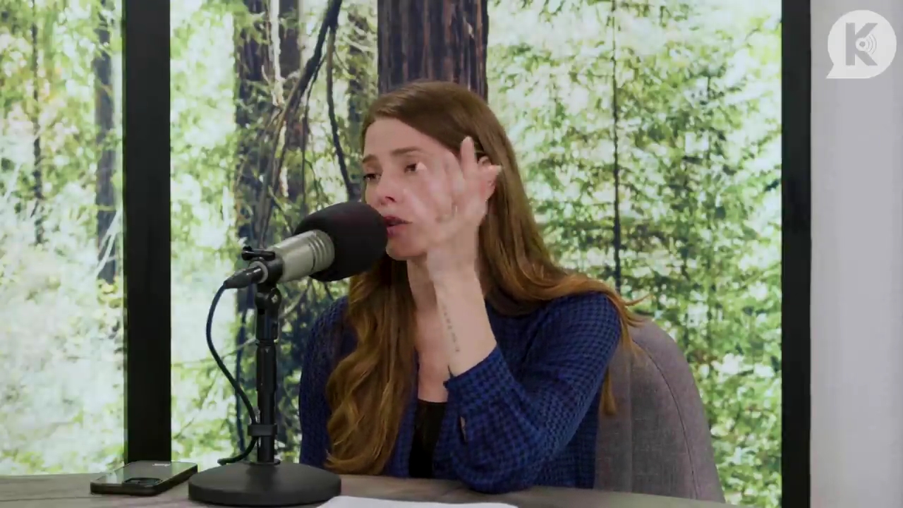 Ashley-Greene-dot-nl_TheTwilightEffectPostcast-Aflevering9NewMoonRewatchPart3of3-2359.jpg Ashley-Greene-dot-nl_TheTwilightEffectPostcast-Aflevering9NewMoonRewatchPart3of3-2359.jpg