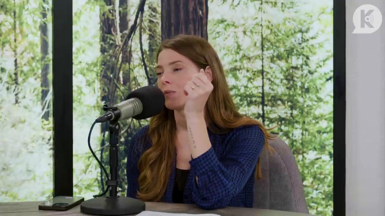 Ashley-Greene-dot-nl_TheTwilightEffectPostcast-Aflevering9NewMoonRewatchPart3of3-2362.jpg Ashley-Greene-dot-nl_TheTwilightEffectPostcast-Aflevering9NewMoonRewatchPart3of3-2362.jpg