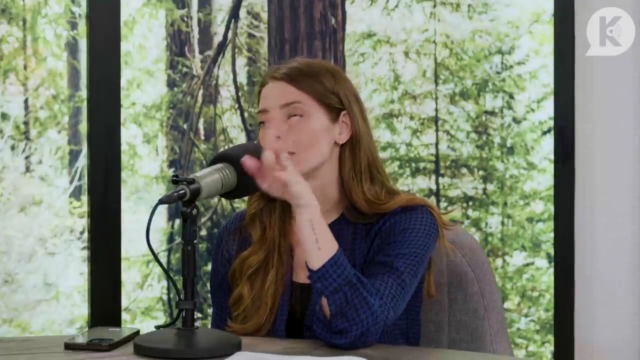 Ashley-Greene-dot-nl_TheTwilightEffectPostcast-Aflevering9NewMoonRewatchPart3of3-2363.jpg Ashley-Greene-dot-nl_TheTwilightEffectPostcast-Aflevering9NewMoonRewatchPart3of3-2363.jpg