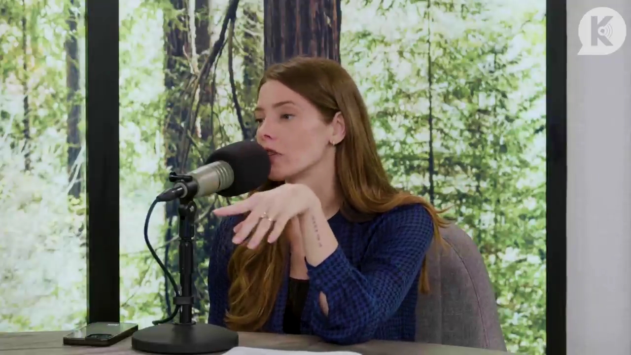 Ashley-Greene-dot-nl_TheTwilightEffectPostcast-Aflevering9NewMoonRewatchPart3of3-2364.jpg Ashley-Greene-dot-nl_TheTwilightEffectPostcast-Aflevering9NewMoonRewatchPart3of3-2364.jpg