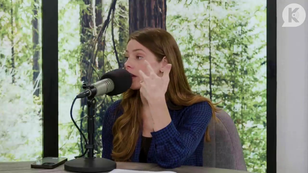 Ashley-Greene-dot-nl_TheTwilightEffectPostcast-Aflevering9NewMoonRewatchPart3of3-2368.jpg Ashley-Greene-dot-nl_TheTwilightEffectPostcast-Aflevering9NewMoonRewatchPart3of3-2368.jpg