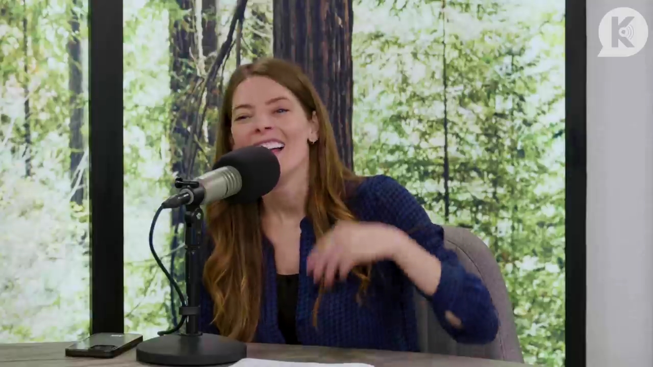 Ashley-Greene-dot-nl_TheTwilightEffectPostcast-Aflevering9NewMoonRewatchPart3of3-2383.jpg Ashley-Greene-dot-nl_TheTwilightEffectPostcast-Aflevering9NewMoonRewatchPart3of3-2383.jpg