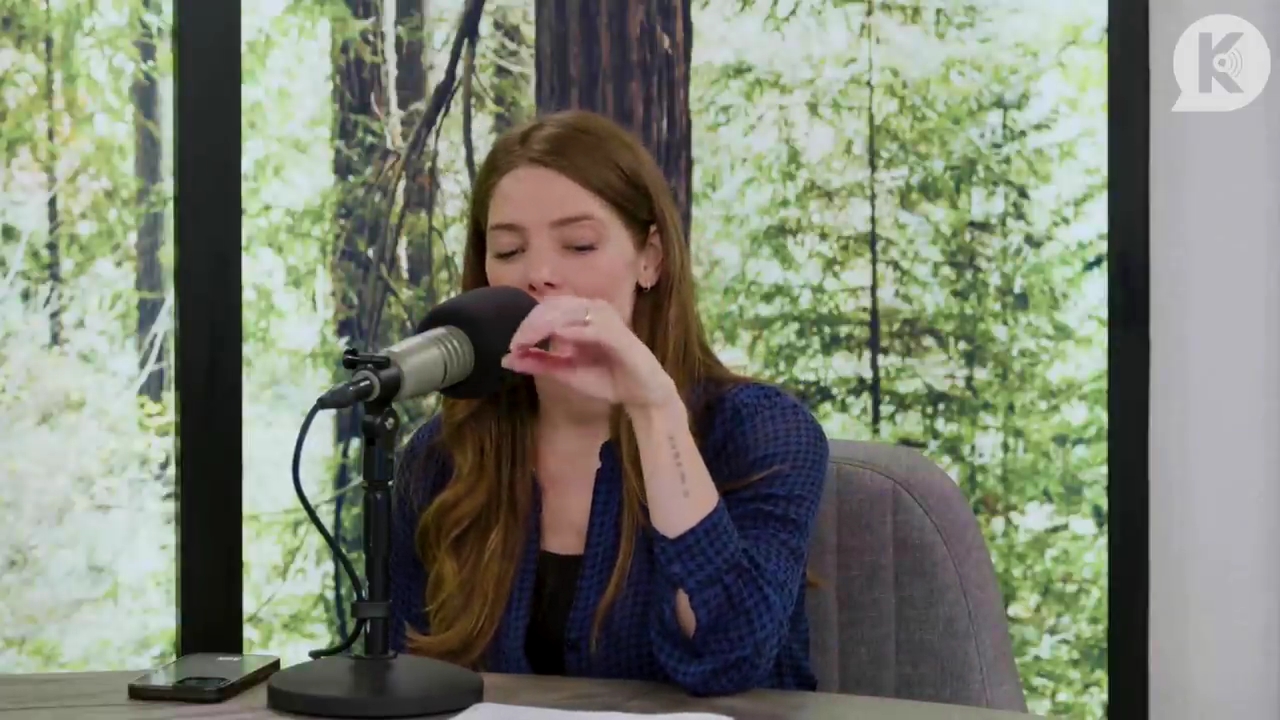 Ashley-Greene-dot-nl_TheTwilightEffectPostcast-Aflevering9NewMoonRewatchPart3of3-2386.jpg Ashley-Greene-dot-nl_TheTwilightEffectPostcast-Aflevering9NewMoonRewatchPart3of3-2386.jpg