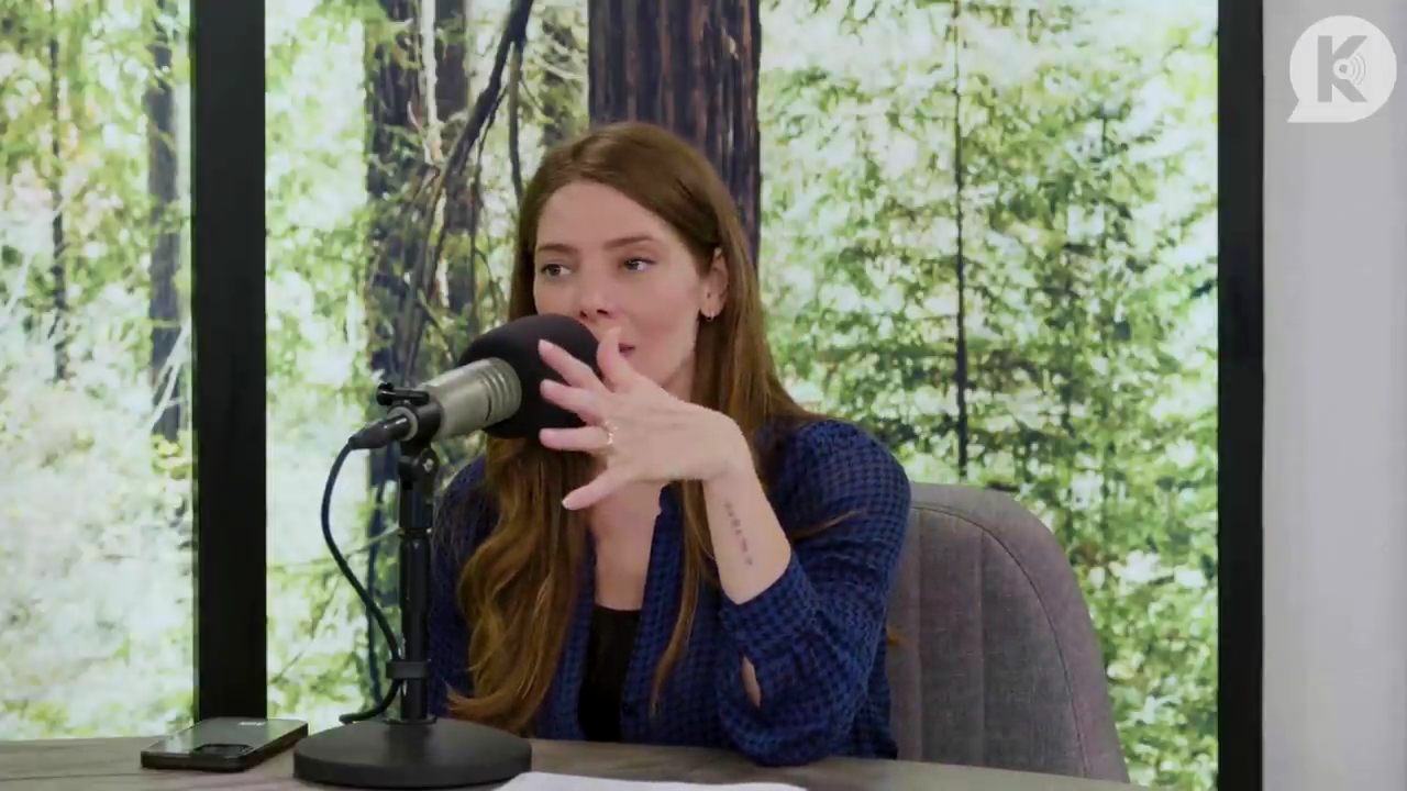 Ashley-Greene-dot-nl_TheTwilightEffectPostcast-Aflevering9NewMoonRewatchPart3of3-2387.jpg Ashley-Greene-dot-nl_TheTwilightEffectPostcast-Aflevering9NewMoonRewatchPart3of3-2387.jpg