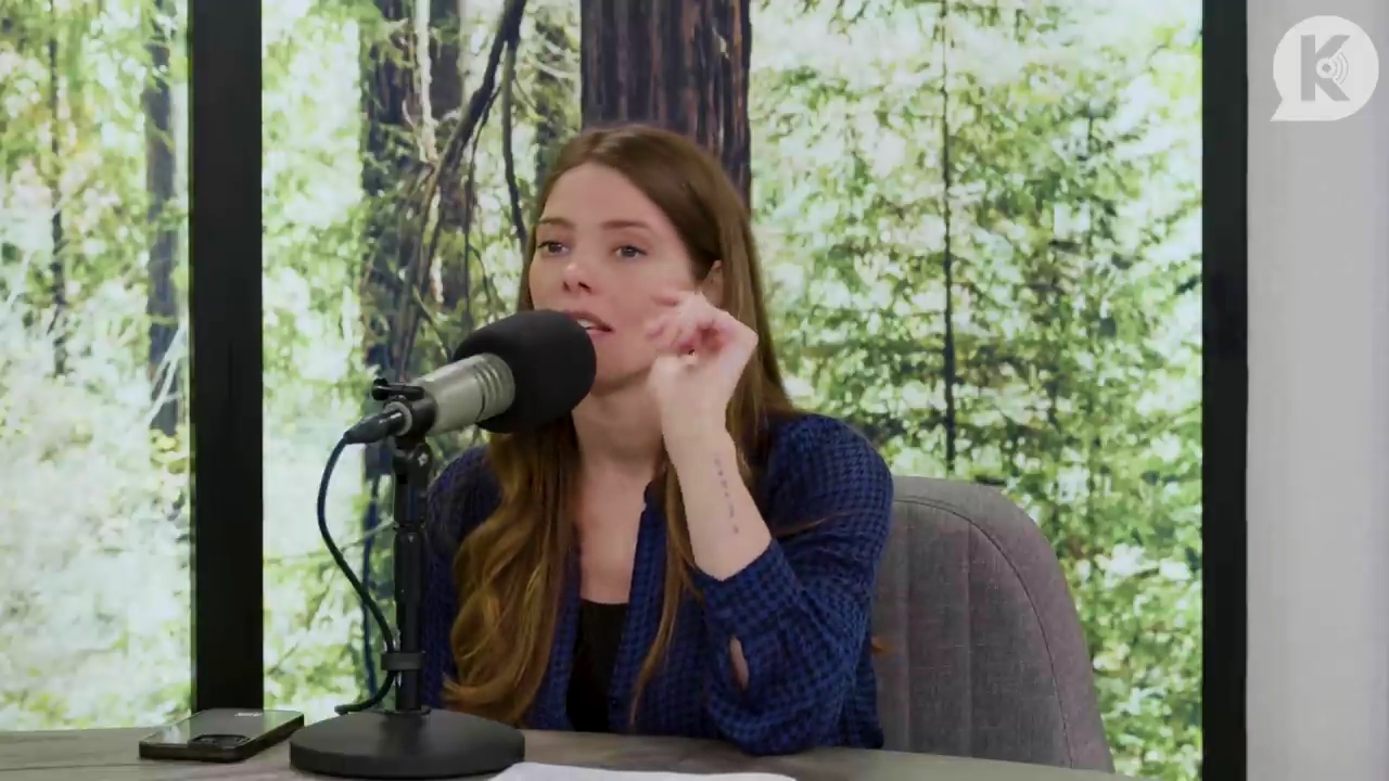 Ashley-Greene-dot-nl_TheTwilightEffectPostcast-Aflevering9NewMoonRewatchPart3of3-2391.jpg Ashley-Greene-dot-nl_TheTwilightEffectPostcast-Aflevering9NewMoonRewatchPart3of3-2391.jpg