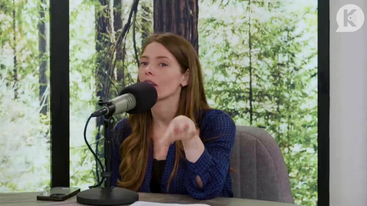 Ashley-Greene-dot-nl_TheTwilightEffectPostcast-Aflevering9NewMoonRewatchPart3of3-2392.jpg Ashley-Greene-dot-nl_TheTwilightEffectPostcast-Aflevering9NewMoonRewatchPart3of3-2392.jpg