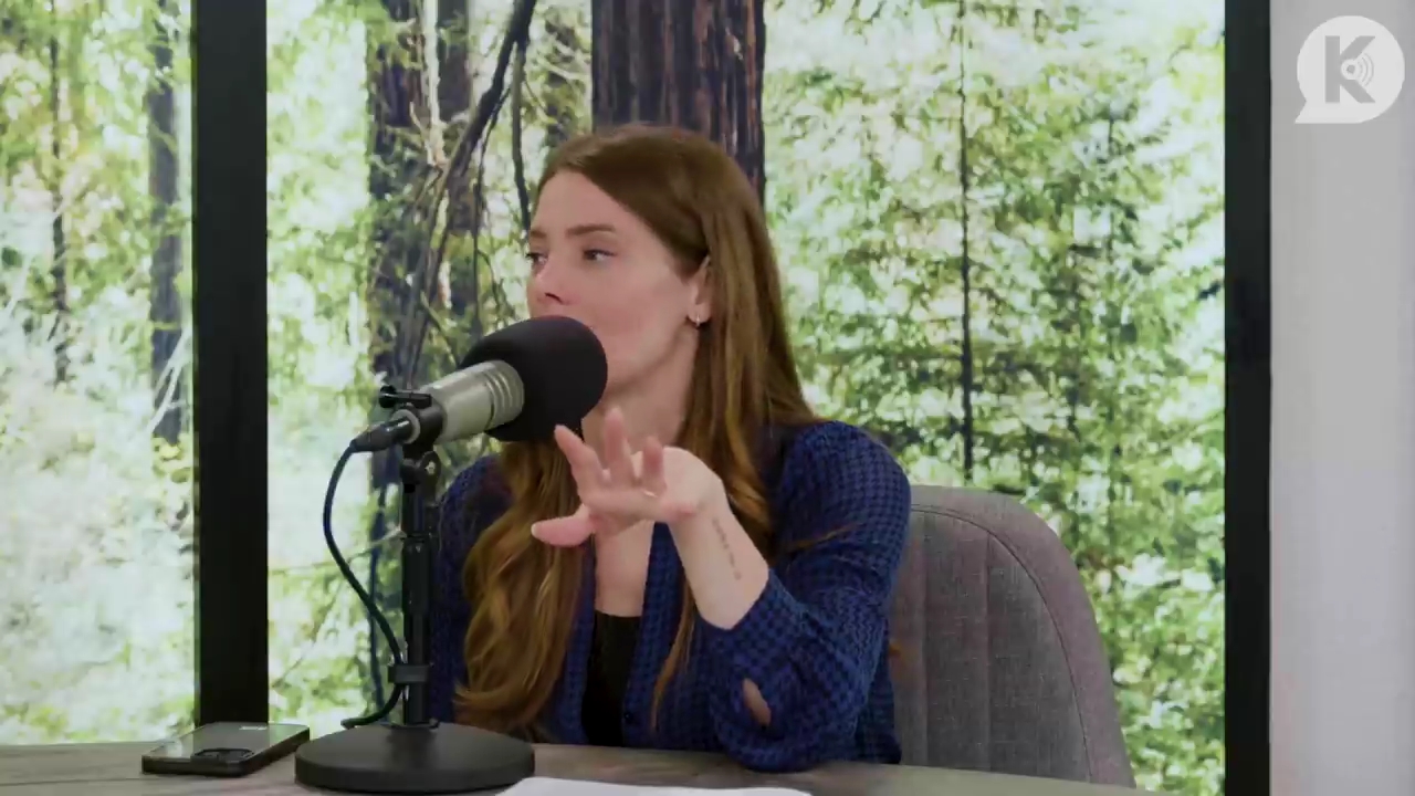 Ashley-Greene-dot-nl_TheTwilightEffectPostcast-Aflevering9NewMoonRewatchPart3of3-2393.jpg Ashley-Greene-dot-nl_TheTwilightEffectPostcast-Aflevering9NewMoonRewatchPart3of3-2393.jpg