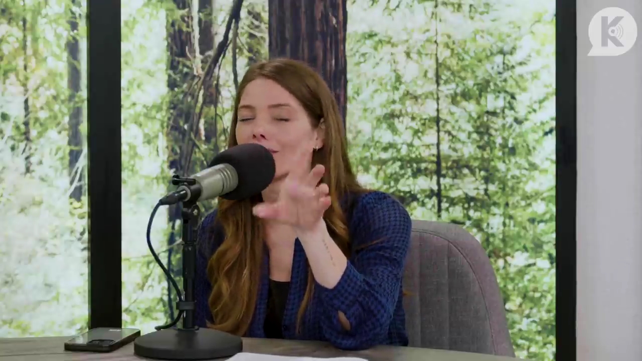 Ashley-Greene-dot-nl_TheTwilightEffectPostcast-Aflevering9NewMoonRewatchPart3of3-2395.jpg Ashley-Greene-dot-nl_TheTwilightEffectPostcast-Aflevering9NewMoonRewatchPart3of3-2395.jpg