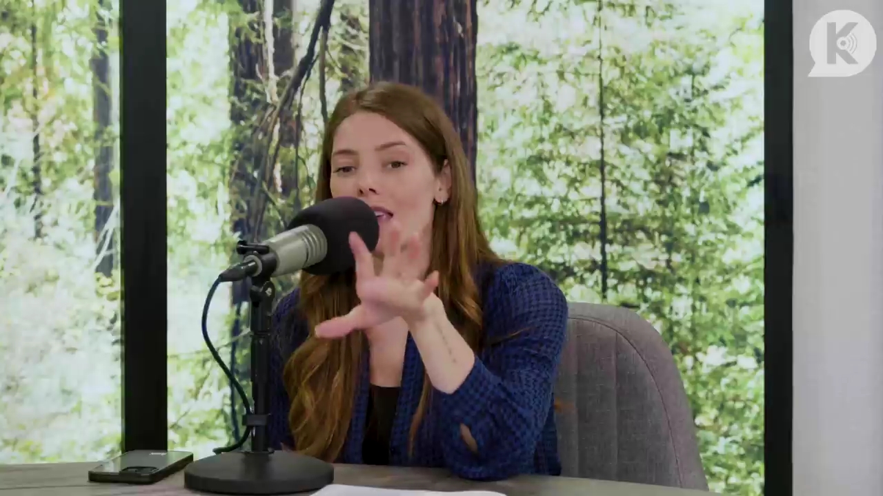 Ashley-Greene-dot-nl_TheTwilightEffectPostcast-Aflevering9NewMoonRewatchPart3of3-2403.jpg Ashley-Greene-dot-nl_TheTwilightEffectPostcast-Aflevering9NewMoonRewatchPart3of3-2403.jpg