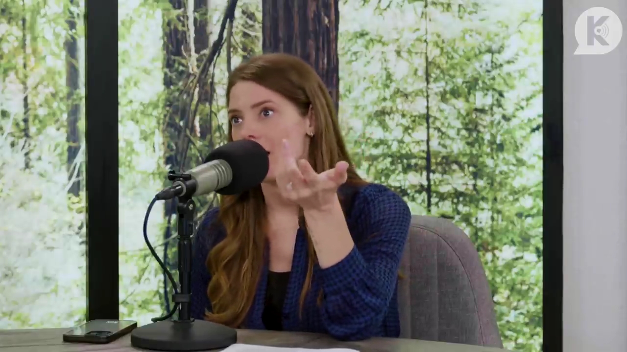 Ashley-Greene-dot-nl_TheTwilightEffectPostcast-Aflevering9NewMoonRewatchPart3of3-2415.jpg Ashley-Greene-dot-nl_TheTwilightEffectPostcast-Aflevering9NewMoonRewatchPart3of3-2415.jpg