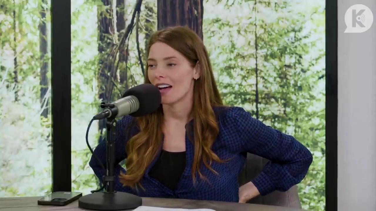 Ashley-Greene-dot-nl_TheTwilightEffectPostcast-Aflevering9NewMoonRewatchPart3of3-2433.jpg Ashley-Greene-dot-nl_TheTwilightEffectPostcast-Aflevering9NewMoonRewatchPart3of3-2433.jpg