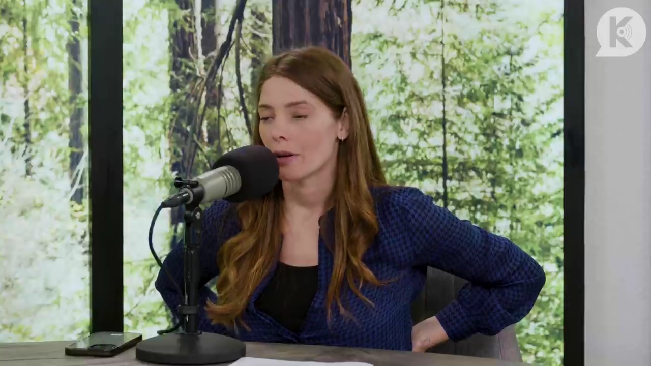 Ashley-Greene-dot-nl_TheTwilightEffectPostcast-Aflevering9NewMoonRewatchPart3of3-2438.jpg Ashley-Greene-dot-nl_TheTwilightEffectPostcast-Aflevering9NewMoonRewatchPart3of3-2438.jpg