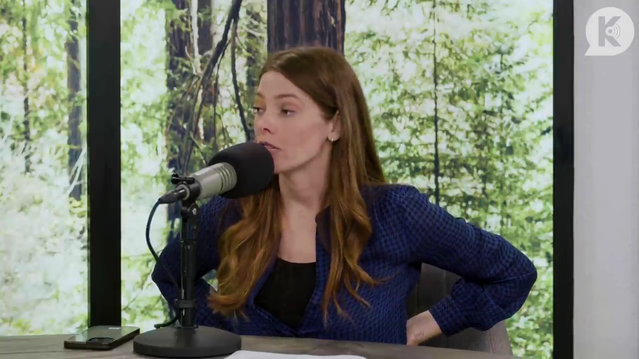 Ashley-Greene-dot-nl_TheTwilightEffectPostcast-Aflevering9NewMoonRewatchPart3of3-2440.jpg Ashley-Greene-dot-nl_TheTwilightEffectPostcast-Aflevering9NewMoonRewatchPart3of3-2440.jpg