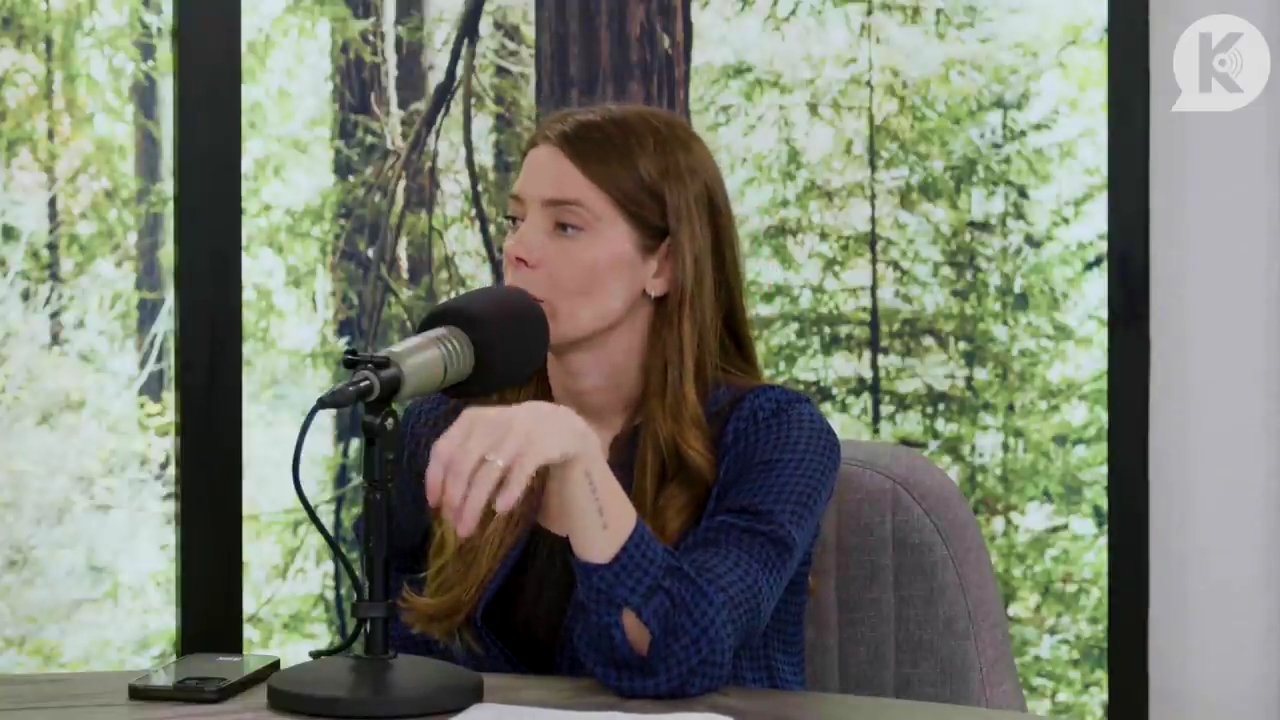 Ashley-Greene-dot-nl_TheTwilightEffectPostcast-Aflevering9NewMoonRewatchPart3of3-2449.jpg Ashley-Greene-dot-nl_TheTwilightEffectPostcast-Aflevering9NewMoonRewatchPart3of3-2449.jpg