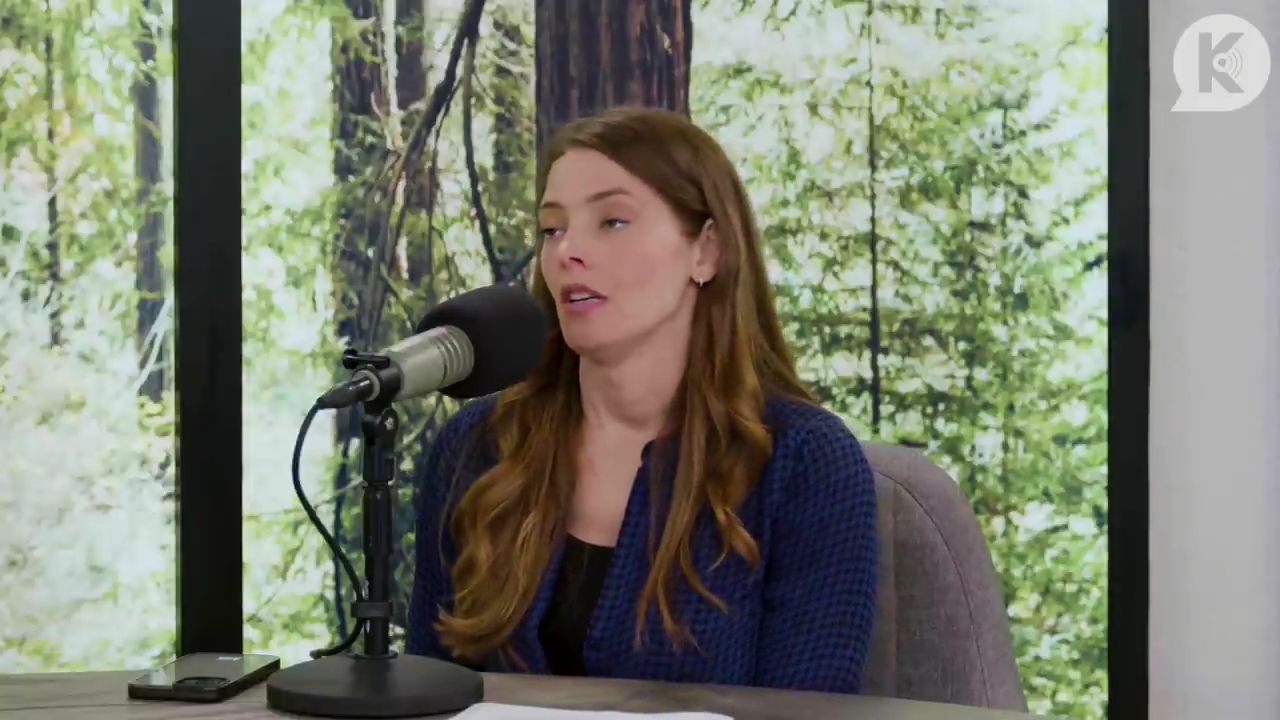 Ashley-Greene-dot-nl_TheTwilightEffectPostcast-Aflevering9NewMoonRewatchPart3of3-2490.jpg Ashley-Greene-dot-nl_TheTwilightEffectPostcast-Aflevering9NewMoonRewatchPart3of3-2490.jpg