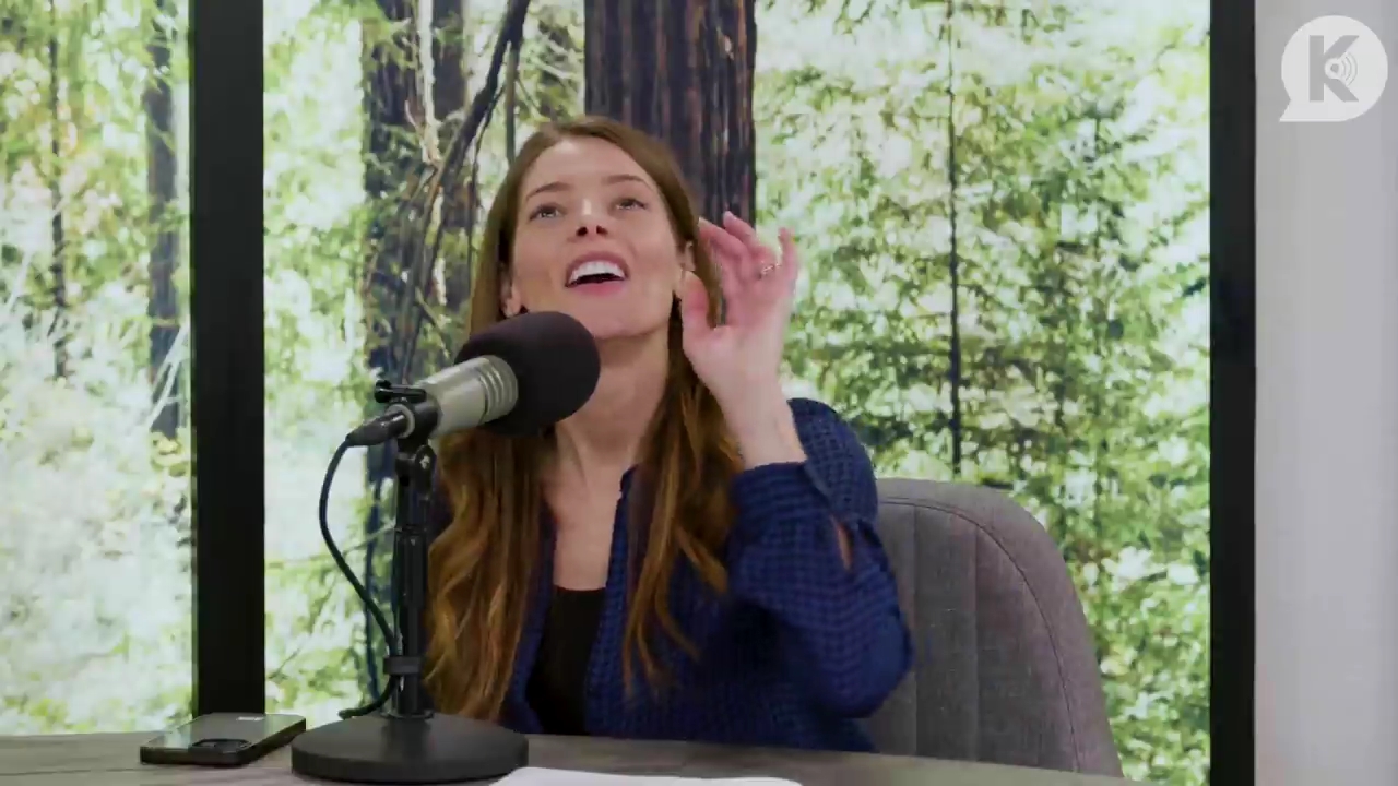 Ashley-Greene-dot-nl_TheTwilightEffectPostcast-Aflevering9NewMoonRewatchPart3of3-2500.jpg Ashley-Greene-dot-nl_TheTwilightEffectPostcast-Aflevering9NewMoonRewatchPart3of3-2500.jpg