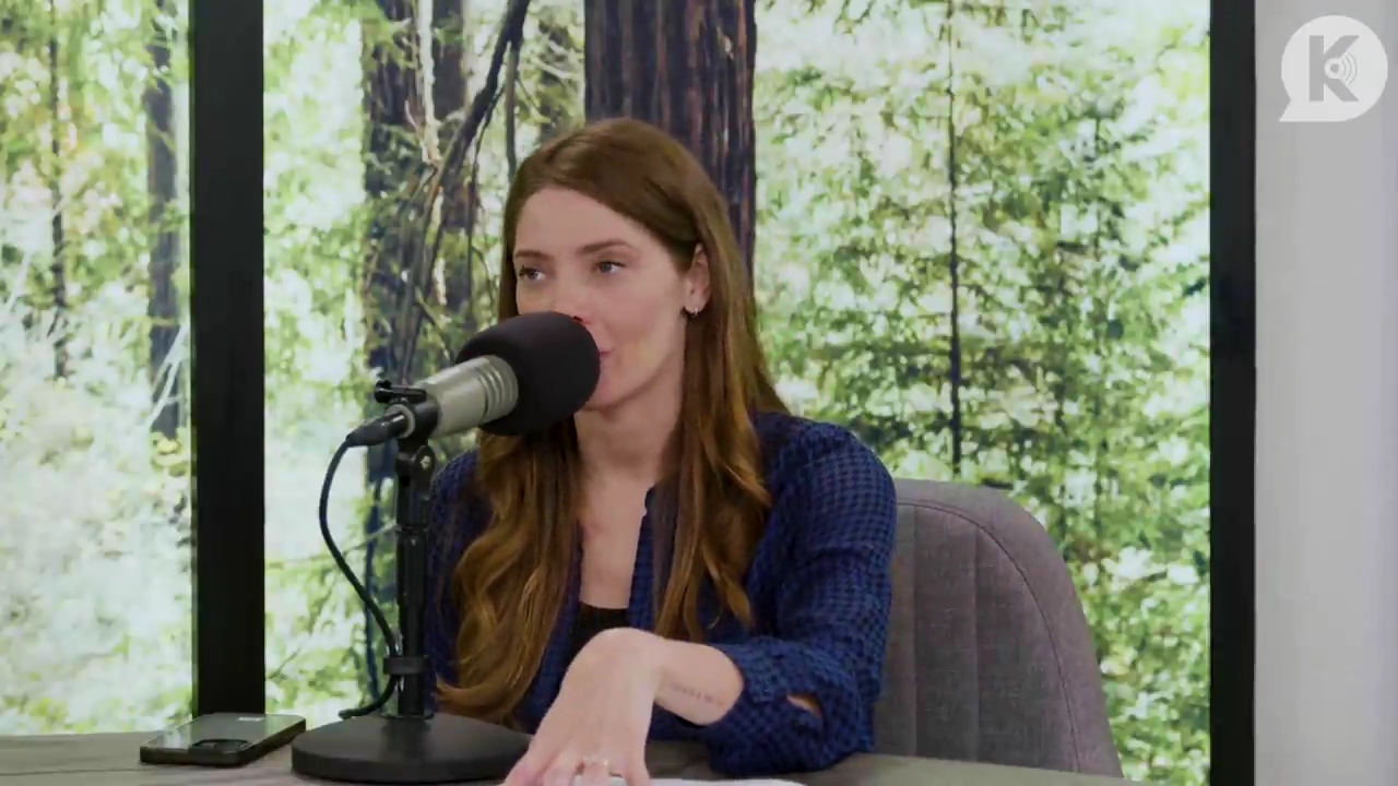 Ashley-Greene-dot-nl_TheTwilightEffectPostcast-Aflevering9NewMoonRewatchPart3of3-2503.jpg Ashley-Greene-dot-nl_TheTwilightEffectPostcast-Aflevering9NewMoonRewatchPart3of3-2503.jpg