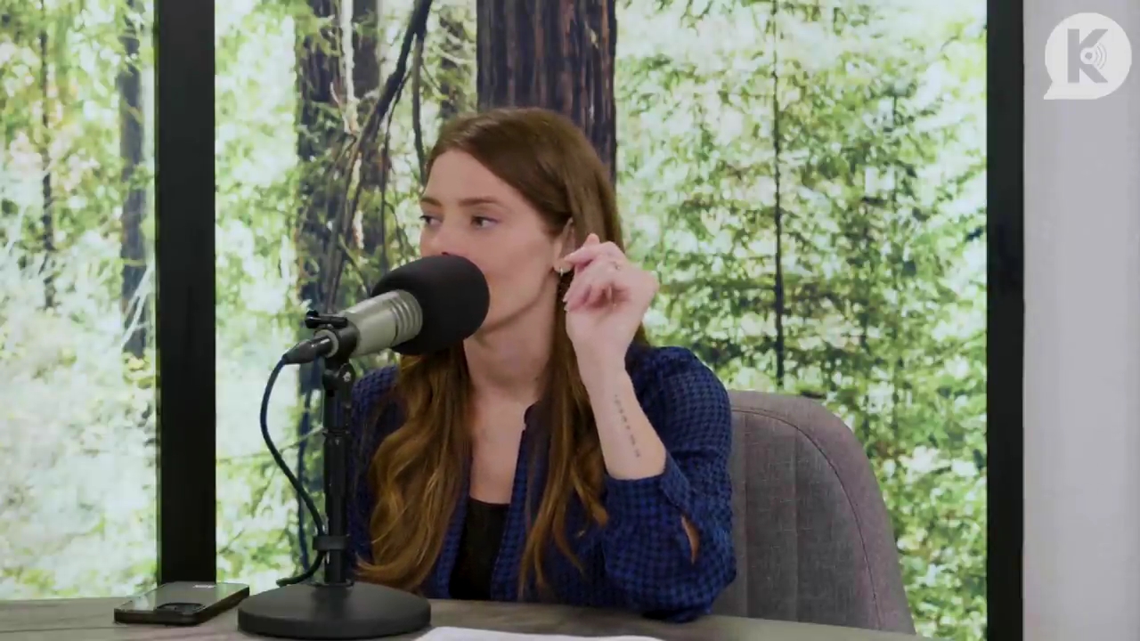 Ashley-Greene-dot-nl_TheTwilightEffectPostcast-Aflevering9NewMoonRewatchPart3of3-2515.jpg Ashley-Greene-dot-nl_TheTwilightEffectPostcast-Aflevering9NewMoonRewatchPart3of3-2515.jpg