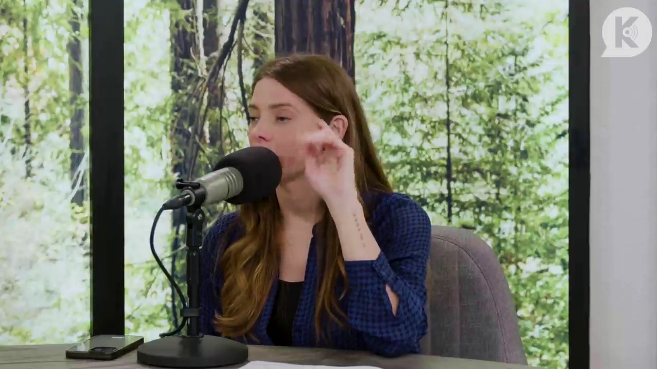 Ashley-Greene-dot-nl_TheTwilightEffectPostcast-Aflevering9NewMoonRewatchPart3of3-2541.jpg Ashley-Greene-dot-nl_TheTwilightEffectPostcast-Aflevering9NewMoonRewatchPart3of3-2541.jpg