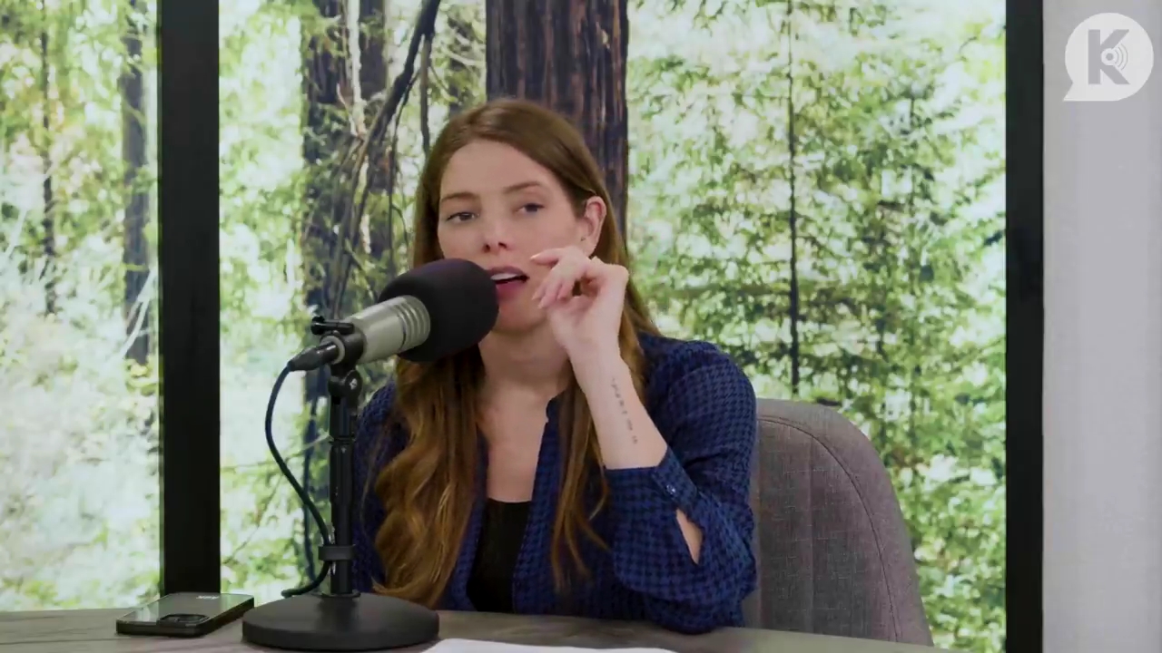 Ashley-Greene-dot-nl_TheTwilightEffectPostcast-Aflevering9NewMoonRewatchPart3of3-2549.jpg Ashley-Greene-dot-nl_TheTwilightEffectPostcast-Aflevering9NewMoonRewatchPart3of3-2549.jpg