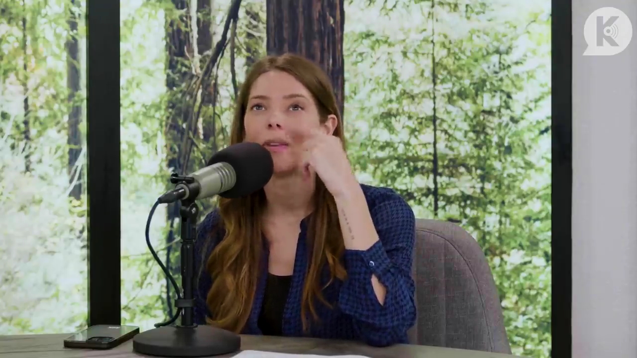 Ashley-Greene-dot-nl_TheTwilightEffectPostcast-Aflevering9NewMoonRewatchPart3of3-2552.jpg Ashley-Greene-dot-nl_TheTwilightEffectPostcast-Aflevering9NewMoonRewatchPart3of3-2552.jpg