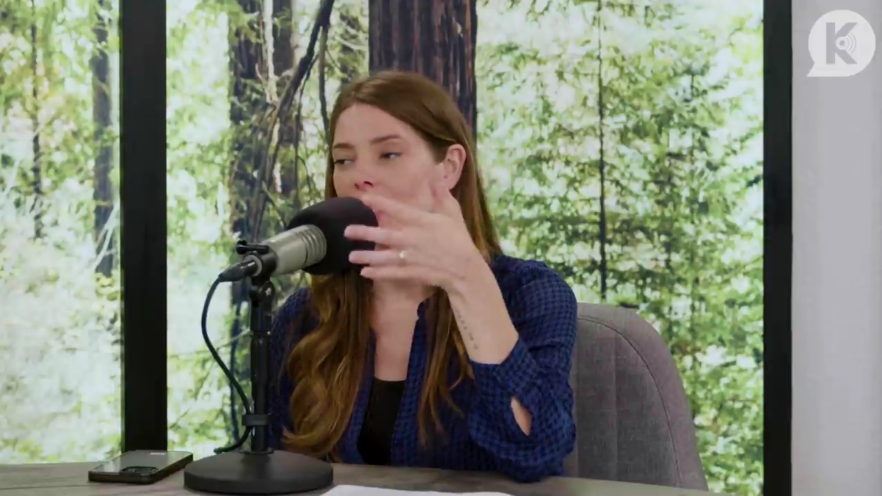 Ashley-Greene-dot-nl_TheTwilightEffectPostcast-Aflevering9NewMoonRewatchPart3of3-2553.jpg Ashley-Greene-dot-nl_TheTwilightEffectPostcast-Aflevering9NewMoonRewatchPart3of3-2553.jpg