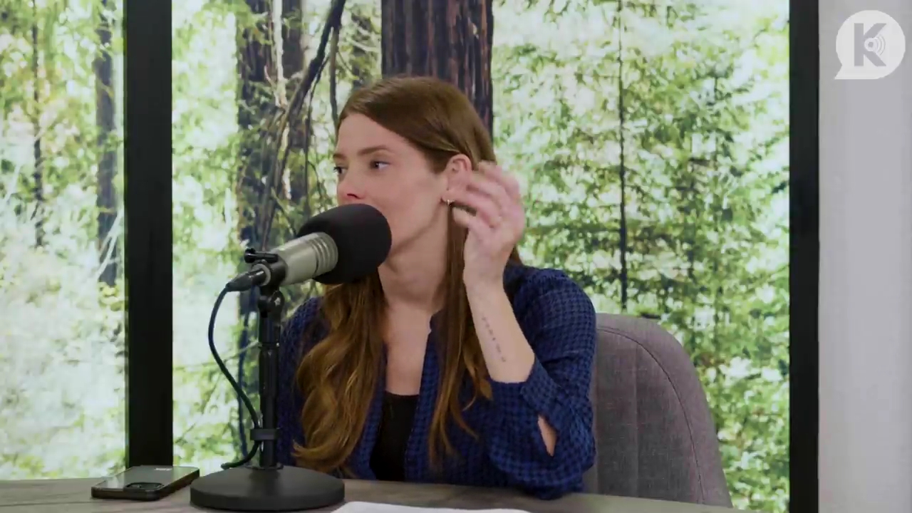 Ashley-Greene-dot-nl_TheTwilightEffectPostcast-Aflevering9NewMoonRewatchPart3of3-2556.jpg Ashley-Greene-dot-nl_TheTwilightEffectPostcast-Aflevering9NewMoonRewatchPart3of3-2556.jpg