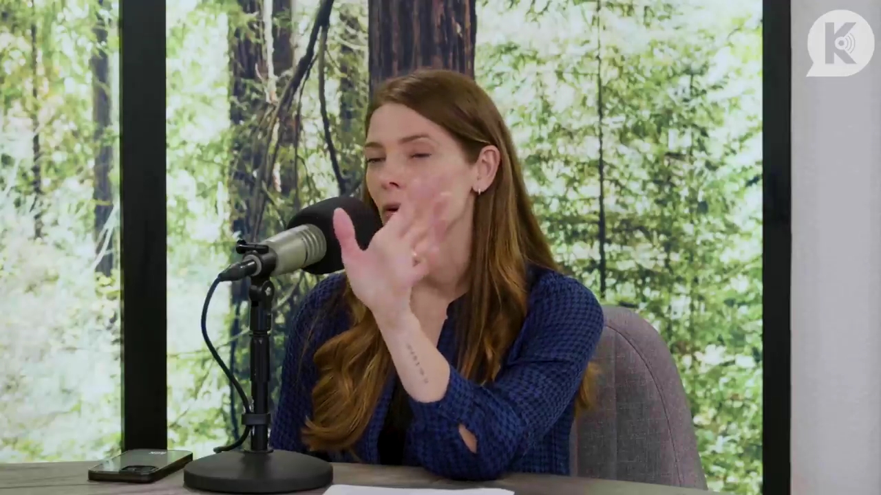 Ashley-Greene-dot-nl_TheTwilightEffectPostcast-Aflevering9NewMoonRewatchPart3of3-2586.jpg Ashley-Greene-dot-nl_TheTwilightEffectPostcast-Aflevering9NewMoonRewatchPart3of3-2586.jpg