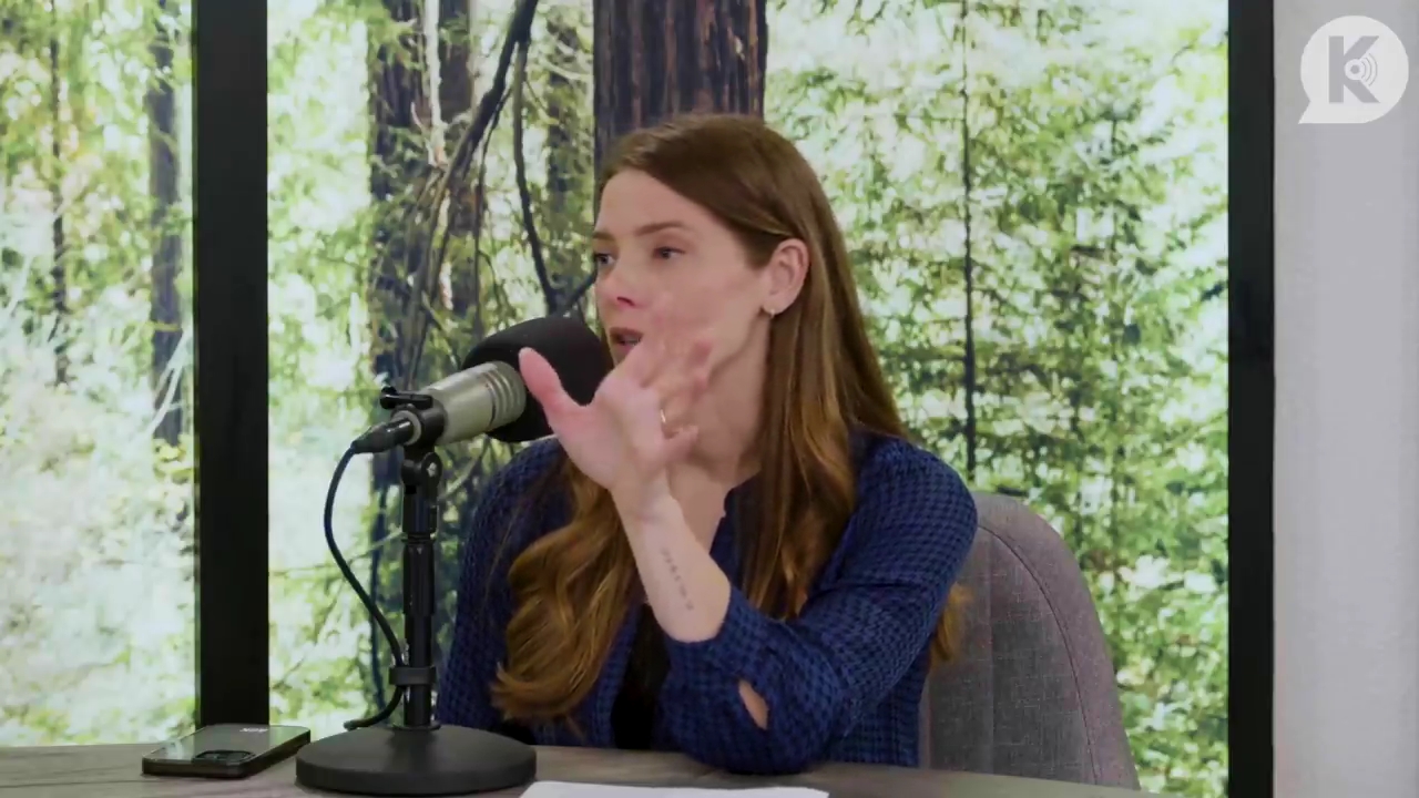 Ashley-Greene-dot-nl_TheTwilightEffectPostcast-Aflevering9NewMoonRewatchPart3of3-2588.jpg Ashley-Greene-dot-nl_TheTwilightEffectPostcast-Aflevering9NewMoonRewatchPart3of3-2588.jpg