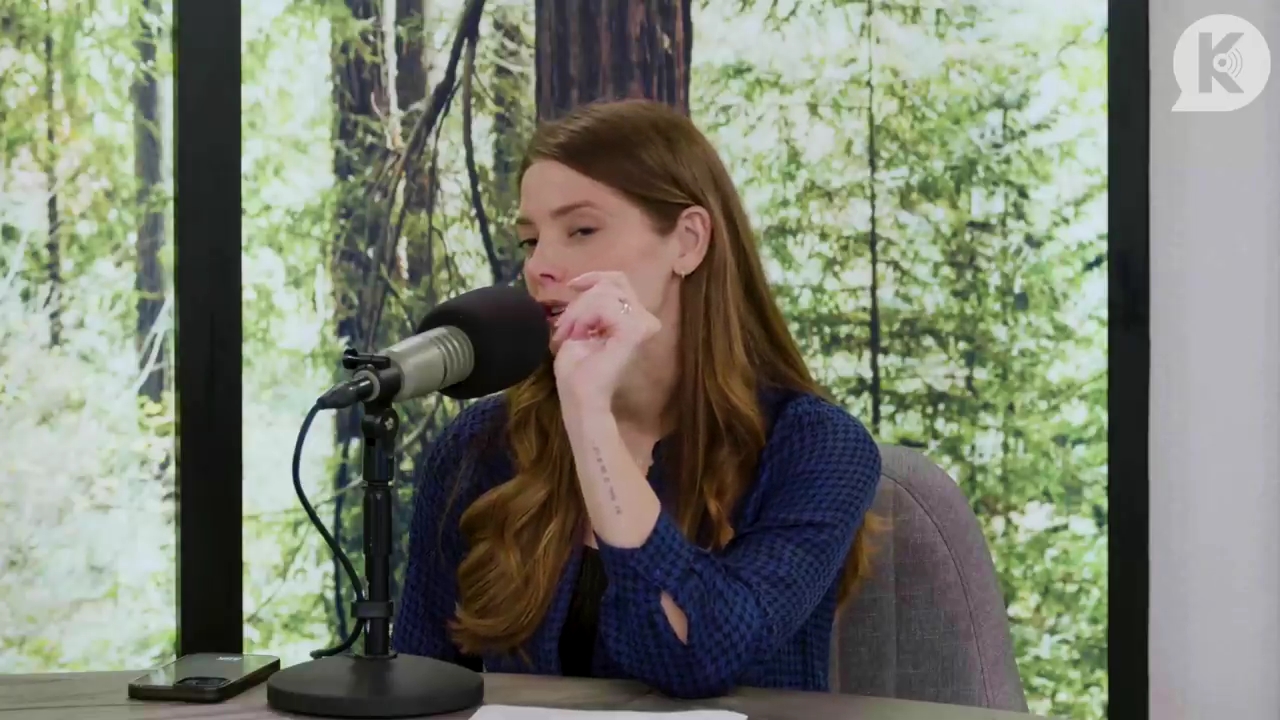 Ashley-Greene-dot-nl_TheTwilightEffectPostcast-Aflevering9NewMoonRewatchPart3of3-2593.jpg Ashley-Greene-dot-nl_TheTwilightEffectPostcast-Aflevering9NewMoonRewatchPart3of3-2593.jpg