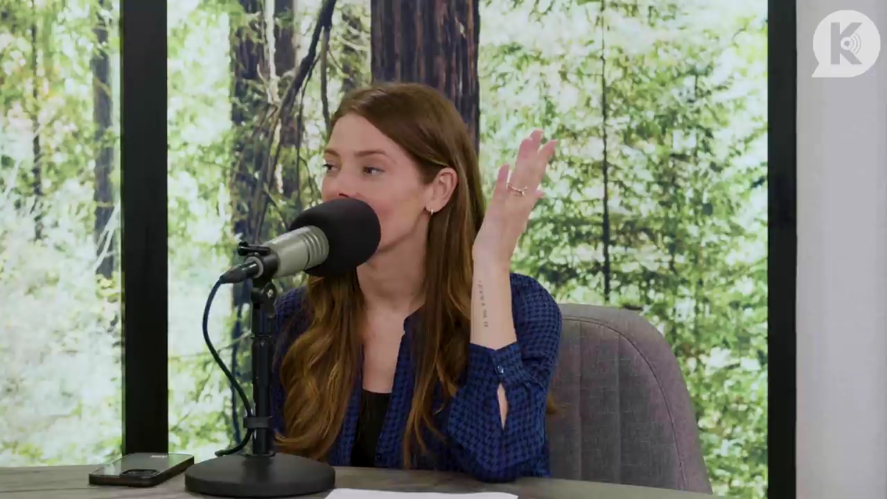 Ashley-Greene-dot-nl_TheTwilightEffectPostcast-Aflevering9NewMoonRewatchPart3of3-2610.jpg Ashley-Greene-dot-nl_TheTwilightEffectPostcast-Aflevering9NewMoonRewatchPart3of3-2610.jpg