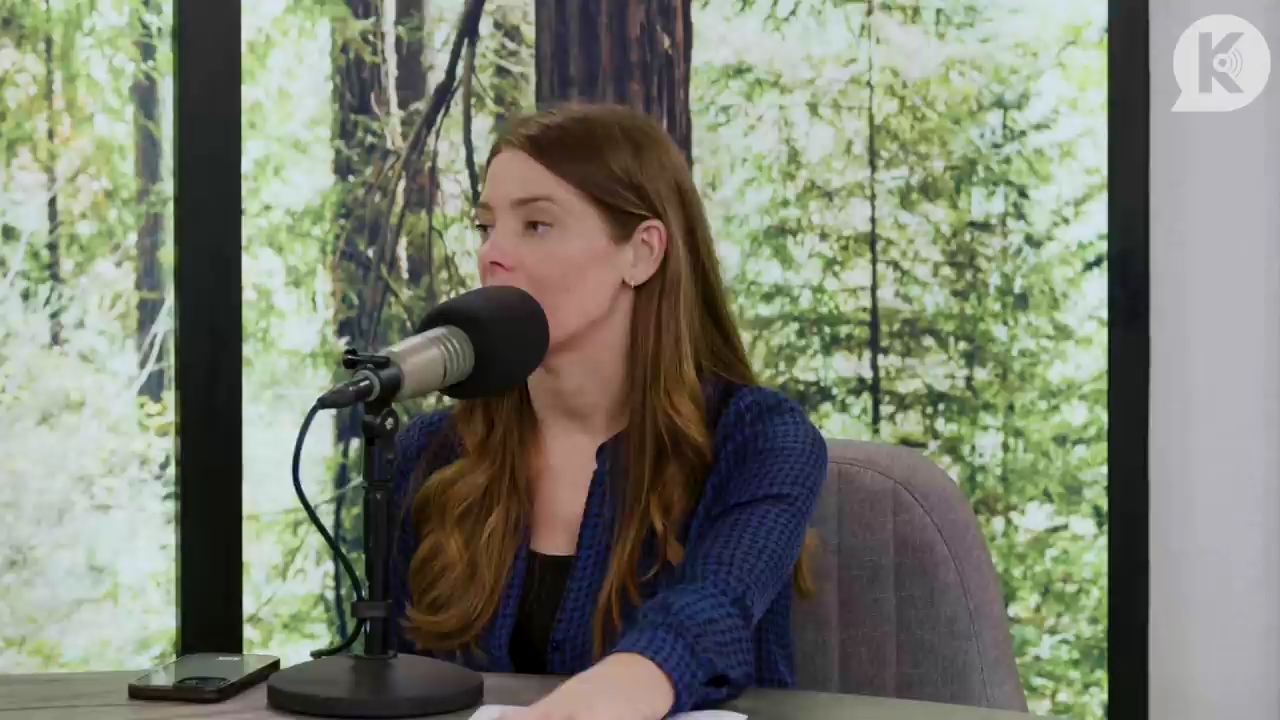 Ashley-Greene-dot-nl_TheTwilightEffectPostcast-Aflevering9NewMoonRewatchPart3of3-2629.jpg Ashley-Greene-dot-nl_TheTwilightEffectPostcast-Aflevering9NewMoonRewatchPart3of3-2629.jpg