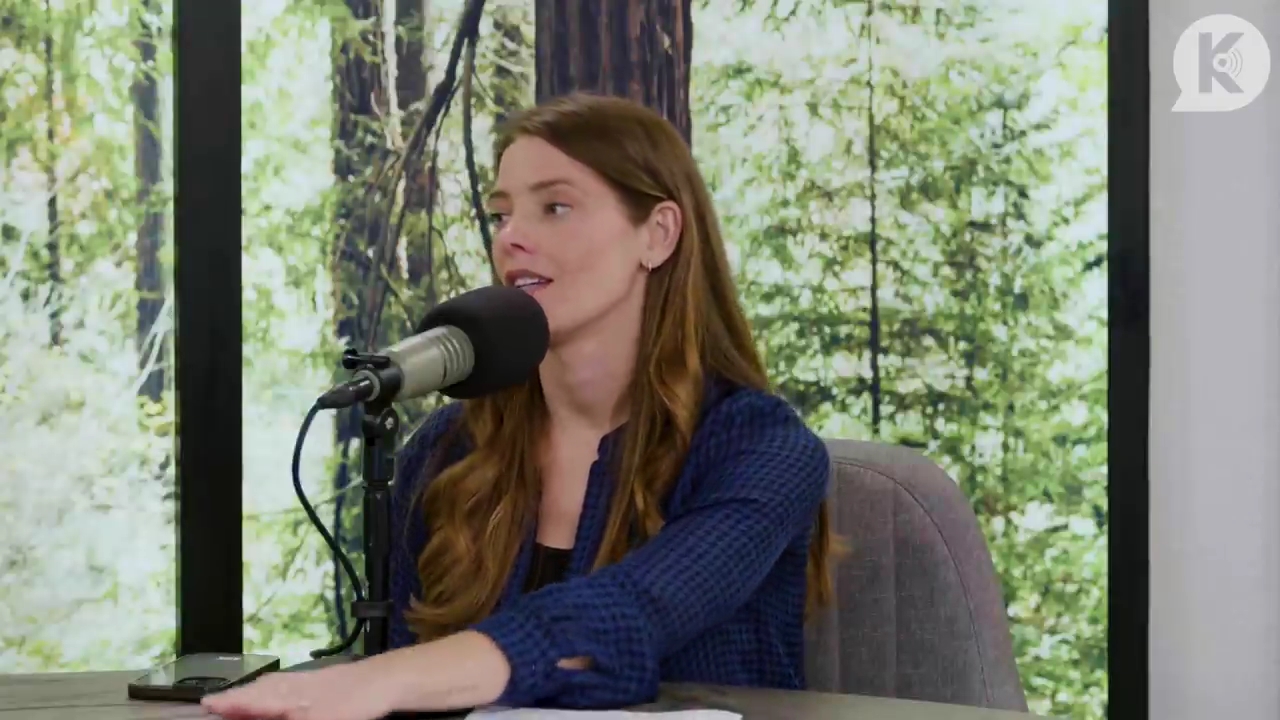 Ashley-Greene-dot-nl_TheTwilightEffectPostcast-Aflevering9NewMoonRewatchPart3of3-2631.jpg Ashley-Greene-dot-nl_TheTwilightEffectPostcast-Aflevering9NewMoonRewatchPart3of3-2631.jpg