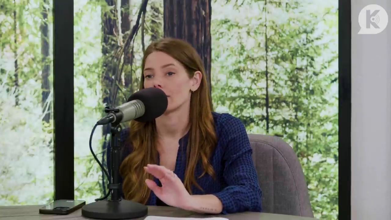 Ashley-Greene-dot-nl_TheTwilightEffectPostcast-Aflevering9NewMoonRewatchPart3of3-2659.jpg Ashley-Greene-dot-nl_TheTwilightEffectPostcast-Aflevering9NewMoonRewatchPart3of3-2659.jpg