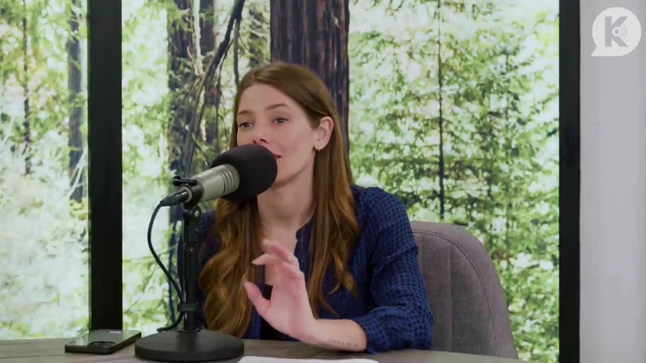 Ashley-Greene-dot-nl_TheTwilightEffectPostcast-Aflevering9NewMoonRewatchPart3of3-2660.jpg Ashley-Greene-dot-nl_TheTwilightEffectPostcast-Aflevering9NewMoonRewatchPart3of3-2660.jpg