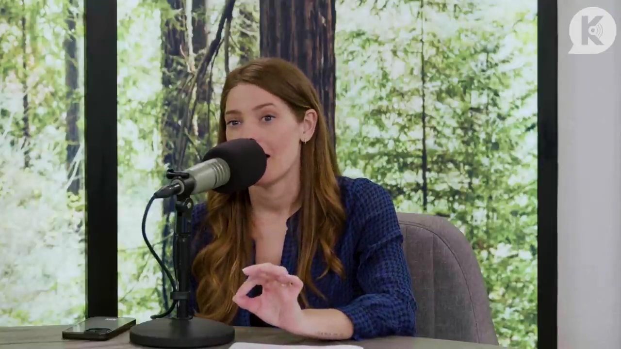 Ashley-Greene-dot-nl_TheTwilightEffectPostcast-Aflevering9NewMoonRewatchPart3of3-2661.jpg Ashley-Greene-dot-nl_TheTwilightEffectPostcast-Aflevering9NewMoonRewatchPart3of3-2661.jpg