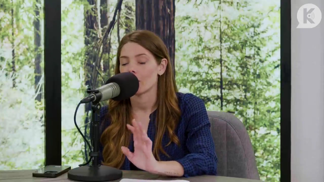 Ashley-Greene-dot-nl_TheTwilightEffectPostcast-Aflevering9NewMoonRewatchPart3of3-2662.jpg Ashley-Greene-dot-nl_TheTwilightEffectPostcast-Aflevering9NewMoonRewatchPart3of3-2662.jpg