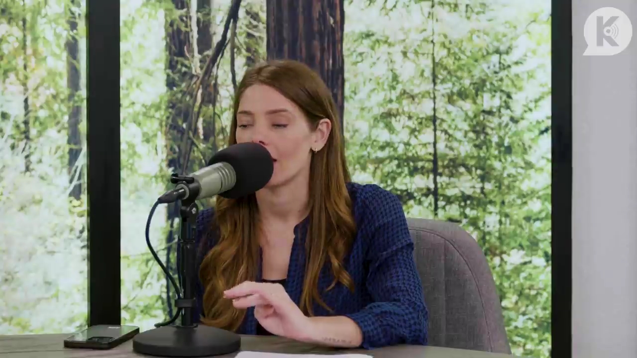 Ashley-Greene-dot-nl_TheTwilightEffectPostcast-Aflevering9NewMoonRewatchPart3of3-2664.jpg Ashley-Greene-dot-nl_TheTwilightEffectPostcast-Aflevering9NewMoonRewatchPart3of3-2664.jpg