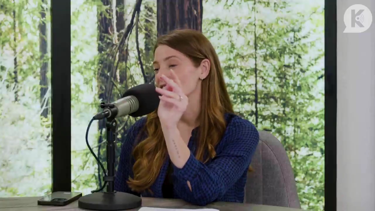 Ashley-Greene-dot-nl_TheTwilightEffectPostcast-Aflevering9NewMoonRewatchPart3of3-2675.jpg Ashley-Greene-dot-nl_TheTwilightEffectPostcast-Aflevering9NewMoonRewatchPart3of3-2675.jpg