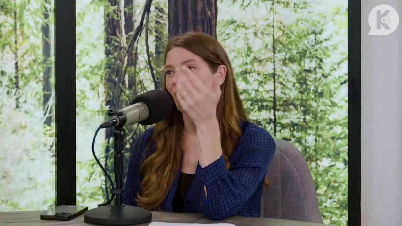 Ashley-Greene-dot-nl_TheTwilightEffectPostcast-Aflevering9NewMoonRewatchPart3of3-2679.jpg Ashley-Greene-dot-nl_TheTwilightEffectPostcast-Aflevering9NewMoonRewatchPart3of3-2679.jpg