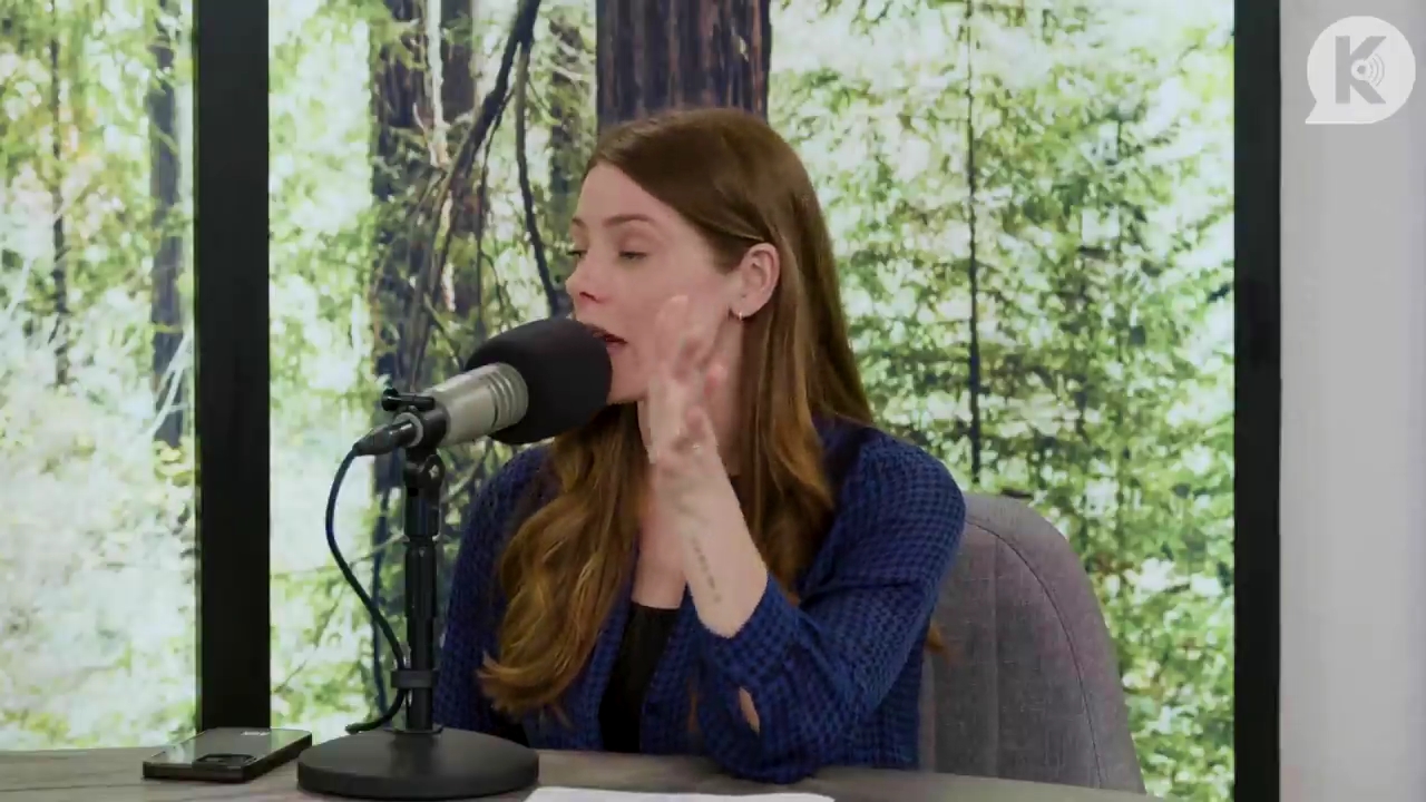 Ashley-Greene-dot-nl_TheTwilightEffectPostcast-Aflevering9NewMoonRewatchPart3of3-2682.jpg Ashley-Greene-dot-nl_TheTwilightEffectPostcast-Aflevering9NewMoonRewatchPart3of3-2682.jpg