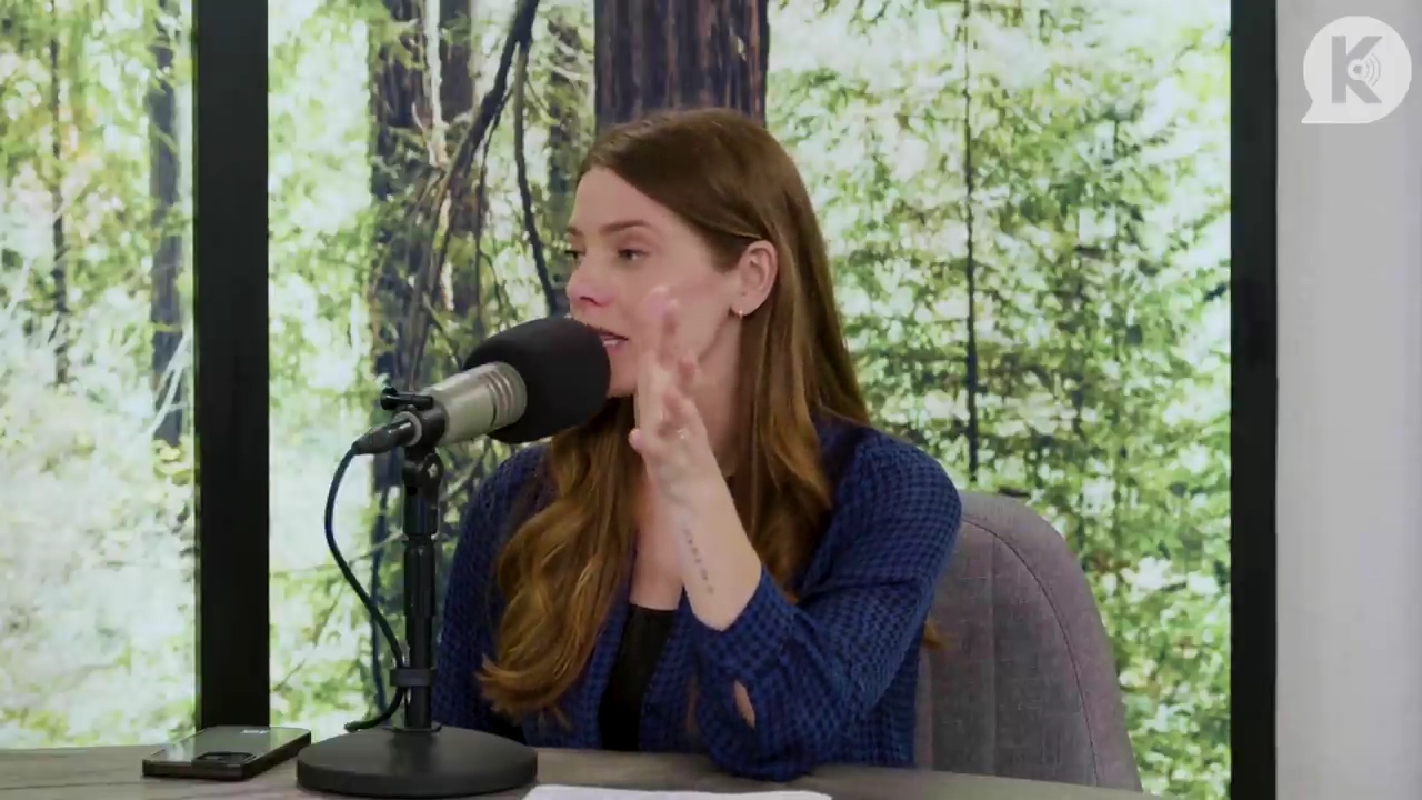 Ashley-Greene-dot-nl_TheTwilightEffectPostcast-Aflevering9NewMoonRewatchPart3of3-2683.jpg Ashley-Greene-dot-nl_TheTwilightEffectPostcast-Aflevering9NewMoonRewatchPart3of3-2683.jpg