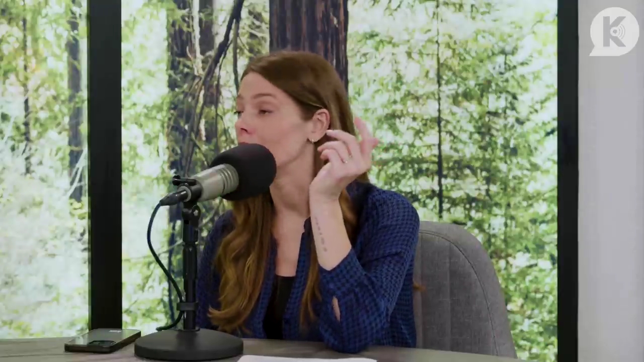 Ashley-Greene-dot-nl_TheTwilightEffectPostcast-Aflevering9NewMoonRewatchPart3of3-2689.jpg Ashley-Greene-dot-nl_TheTwilightEffectPostcast-Aflevering9NewMoonRewatchPart3of3-2689.jpg