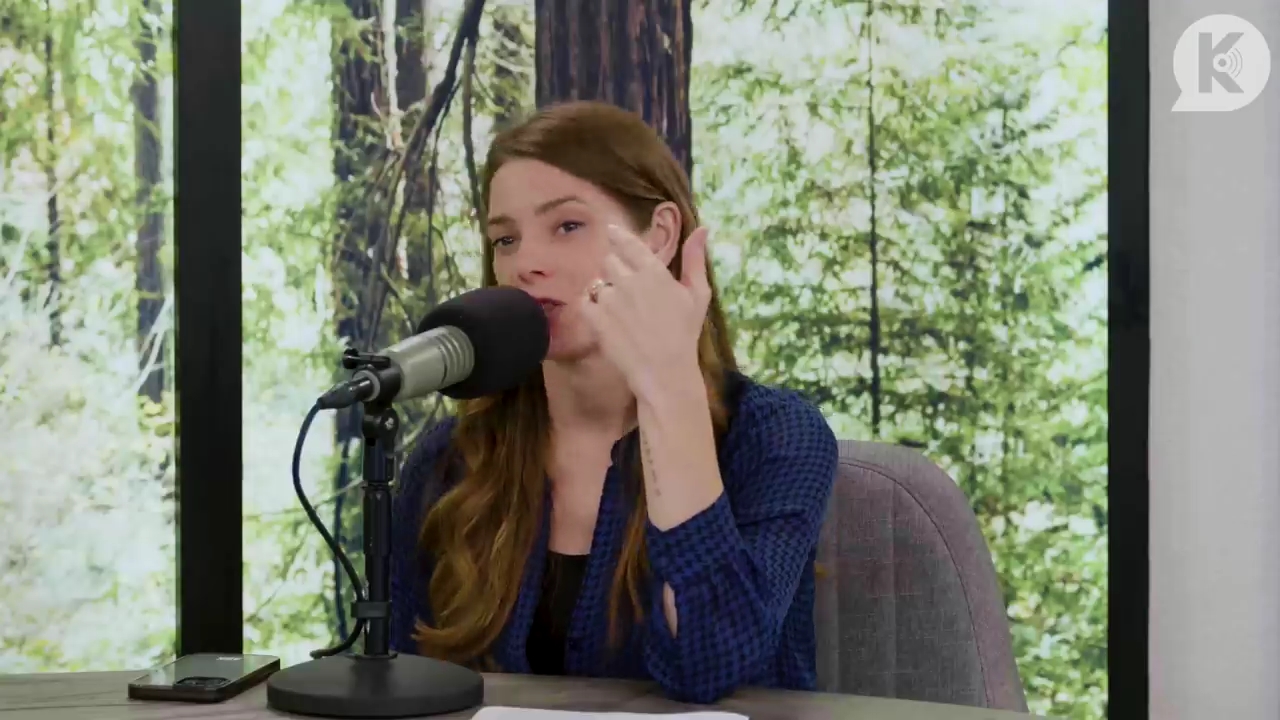 Ashley-Greene-dot-nl_TheTwilightEffectPostcast-Aflevering9NewMoonRewatchPart3of3-2693.jpg Ashley-Greene-dot-nl_TheTwilightEffectPostcast-Aflevering9NewMoonRewatchPart3of3-2693.jpg