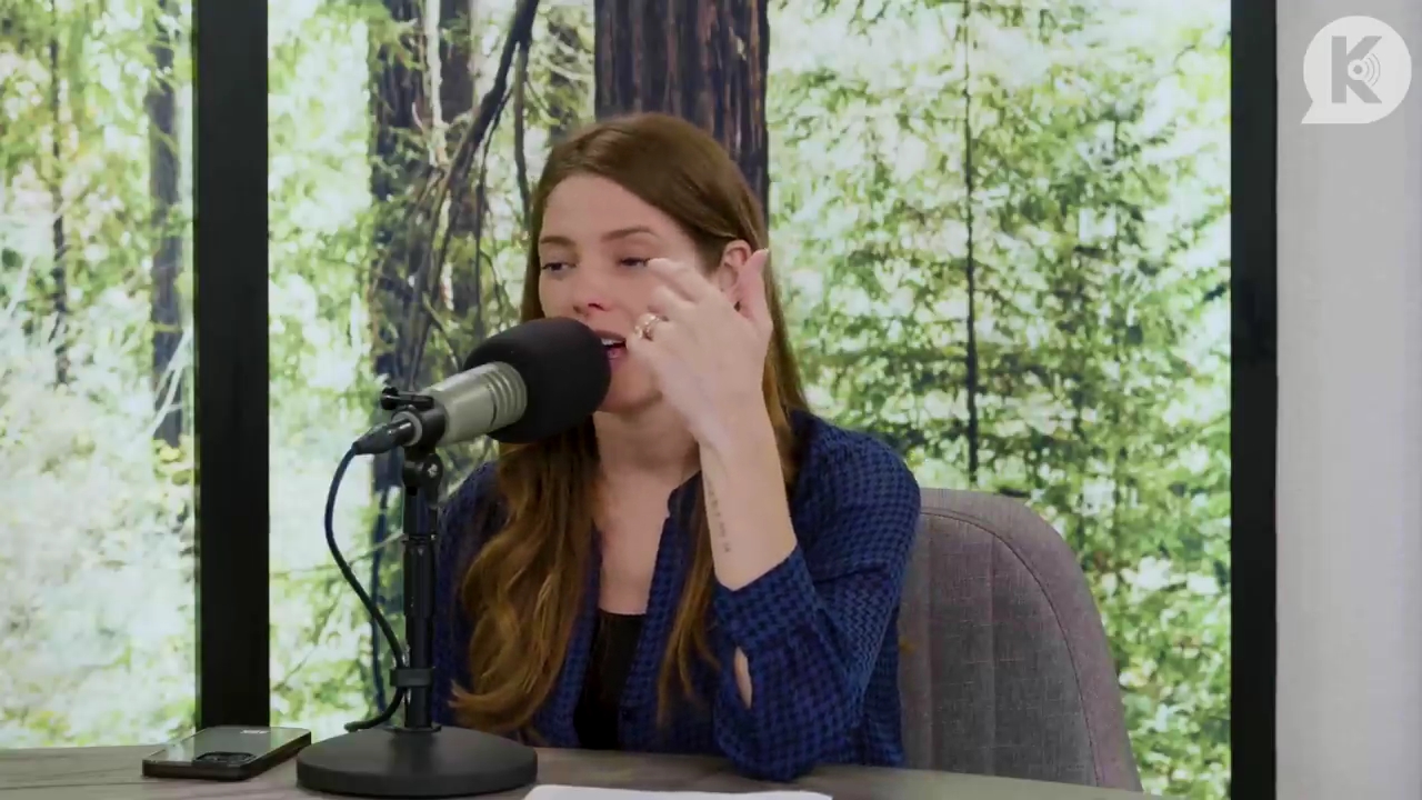 Ashley-Greene-dot-nl_TheTwilightEffectPostcast-Aflevering9NewMoonRewatchPart3of3-2694.jpg Ashley-Greene-dot-nl_TheTwilightEffectPostcast-Aflevering9NewMoonRewatchPart3of3-2694.jpg