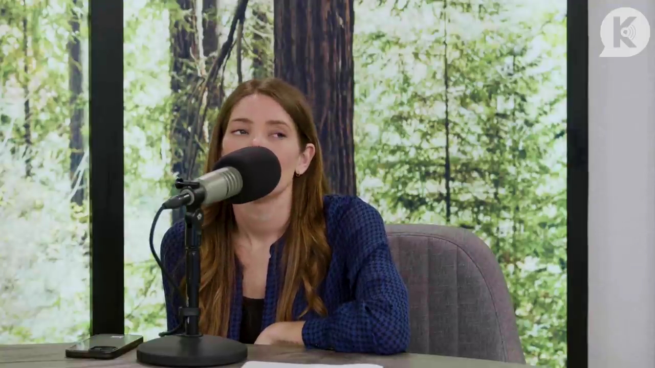 Ashley-Greene-dot-nl_TheTwilightEffectPostcast-Aflevering9NewMoonRewatchPart3of3-2705.jpg Ashley-Greene-dot-nl_TheTwilightEffectPostcast-Aflevering9NewMoonRewatchPart3of3-2705.jpg