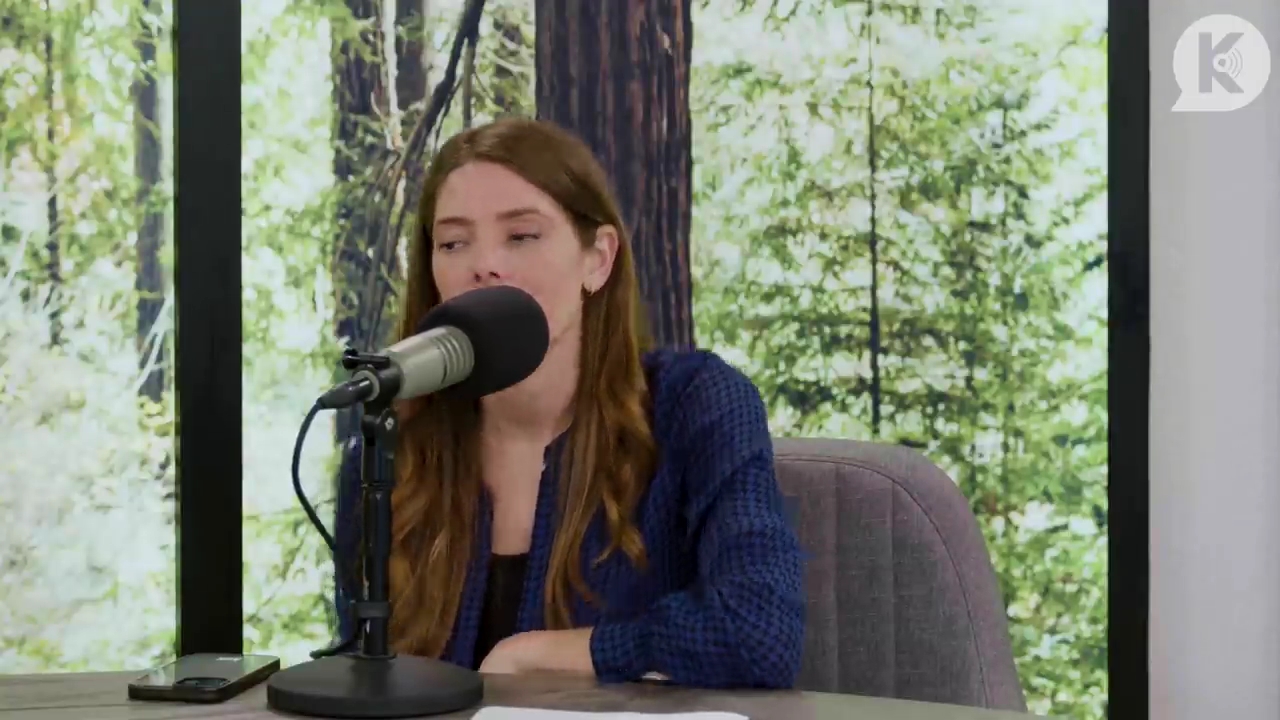 Ashley-Greene-dot-nl_TheTwilightEffectPostcast-Aflevering9NewMoonRewatchPart3of3-2710.jpg Ashley-Greene-dot-nl_TheTwilightEffectPostcast-Aflevering9NewMoonRewatchPart3of3-2710.jpg