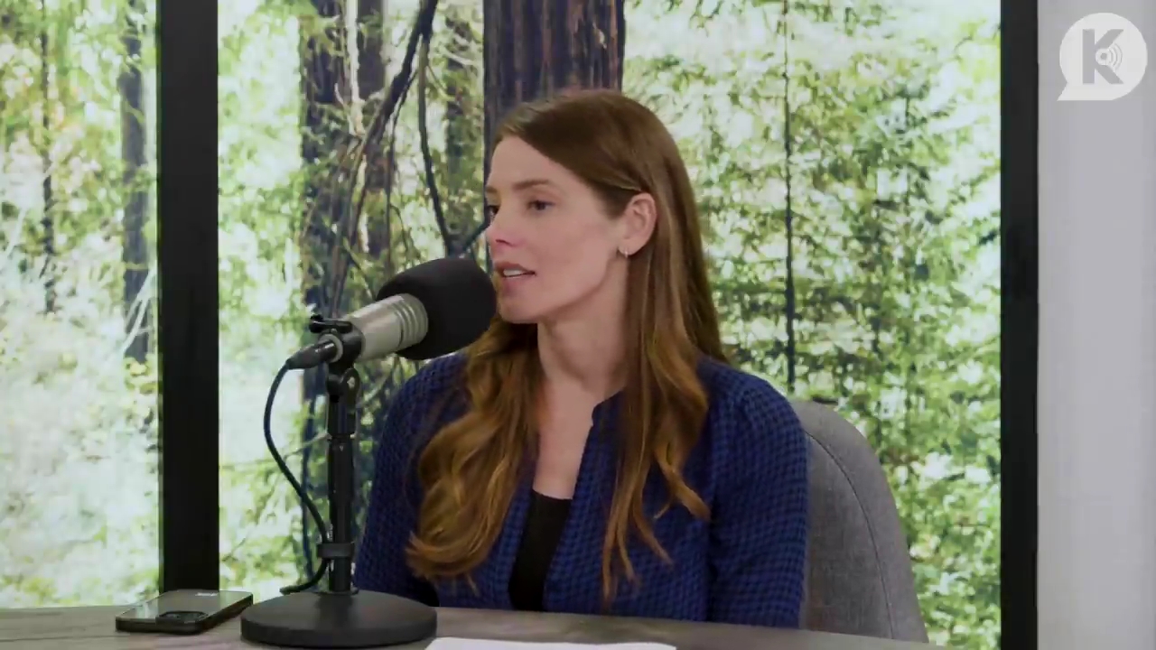 Ashley-Greene-dot-nl_TheTwilightEffectPostcast-Aflevering9NewMoonRewatchPart3of3-2713.jpg Ashley-Greene-dot-nl_TheTwilightEffectPostcast-Aflevering9NewMoonRewatchPart3of3-2713.jpg