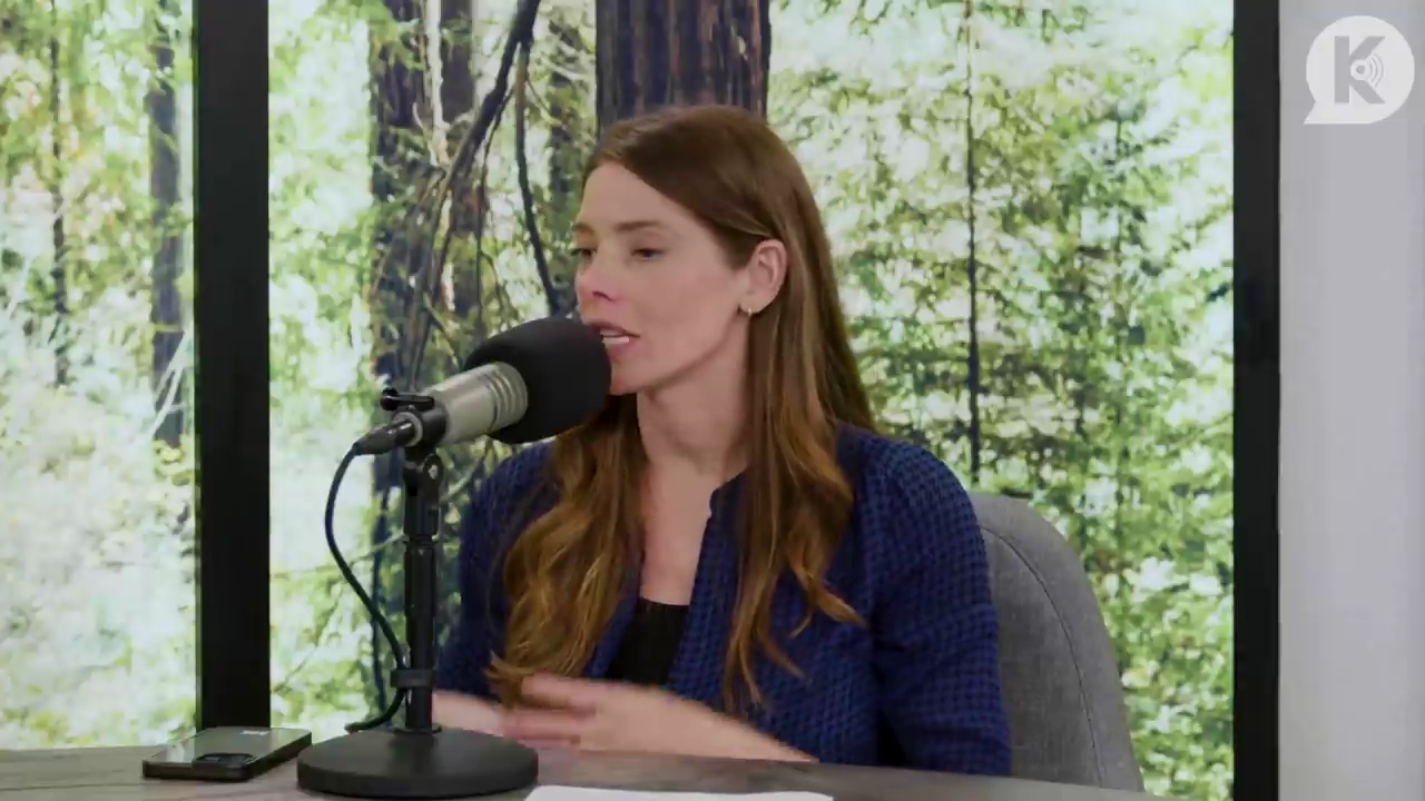 Ashley-Greene-dot-nl_TheTwilightEffectPostcast-Aflevering9NewMoonRewatchPart3of3-2714.jpg Ashley-Greene-dot-nl_TheTwilightEffectPostcast-Aflevering9NewMoonRewatchPart3of3-2714.jpg