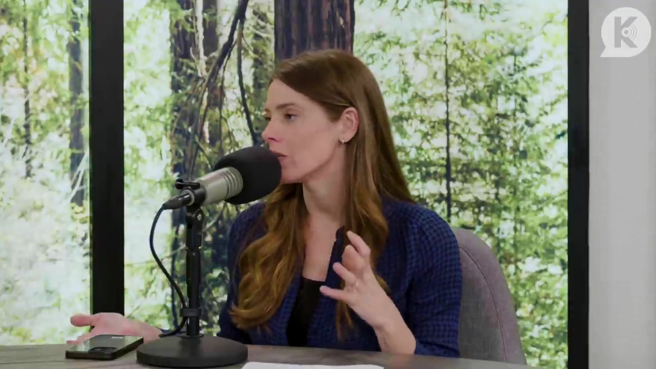 Ashley-Greene-dot-nl_TheTwilightEffectPostcast-Aflevering9NewMoonRewatchPart3of3-2715.jpg Ashley-Greene-dot-nl_TheTwilightEffectPostcast-Aflevering9NewMoonRewatchPart3of3-2715.jpg